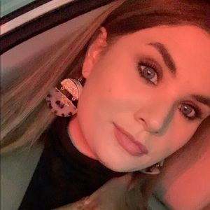 Meet your Posher, Dana